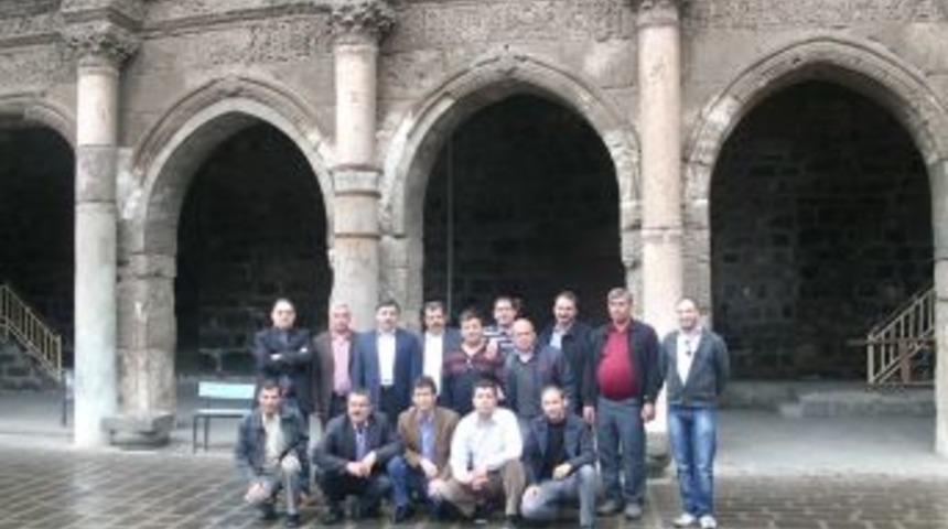 Diyarbakır&rsquo;ın tarihi yerlerini gezdiler