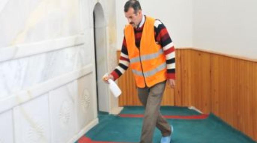 Camilerde 'Kutlu Doğum' temizliği