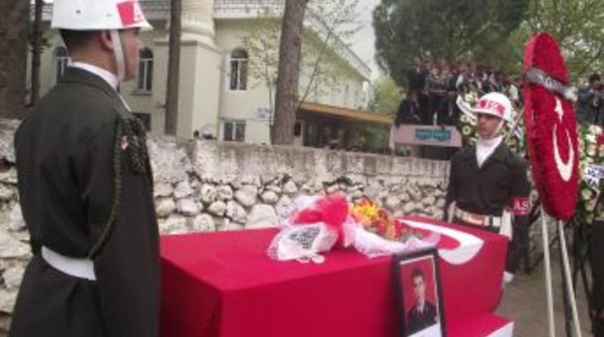 Şehit G&ouml;l, memleketinde son yolculuğuna uğurlandı