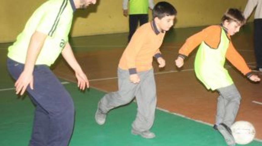'Baba bana pas ver' etkinliği ile &ccedil;ocukların aile bağları kuvvetleniyor