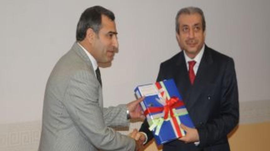 Eker: K&uuml;rt sorununu kan d&ouml;kmeden &ccedil;&ouml;zmeye &ccedil;alışıyoruz