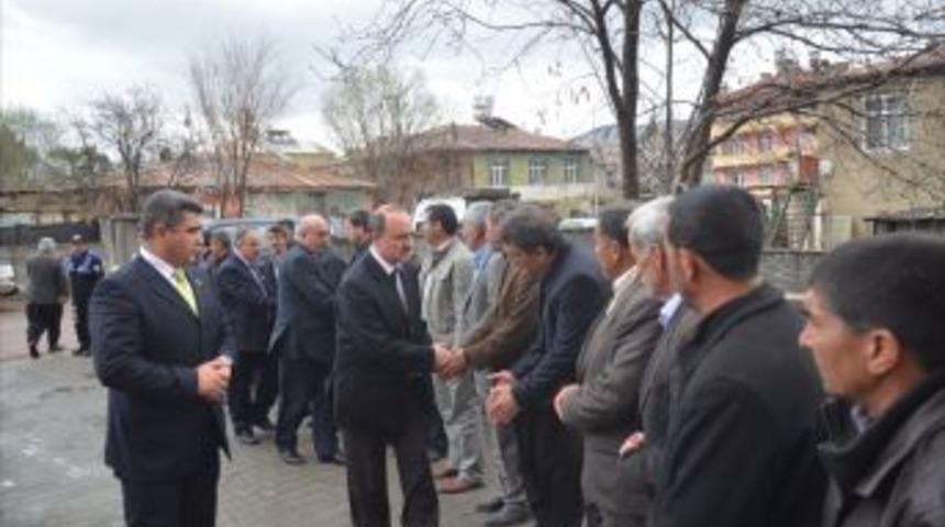 Vali Erol Palu ve Beyhan'ı ziyaret etti