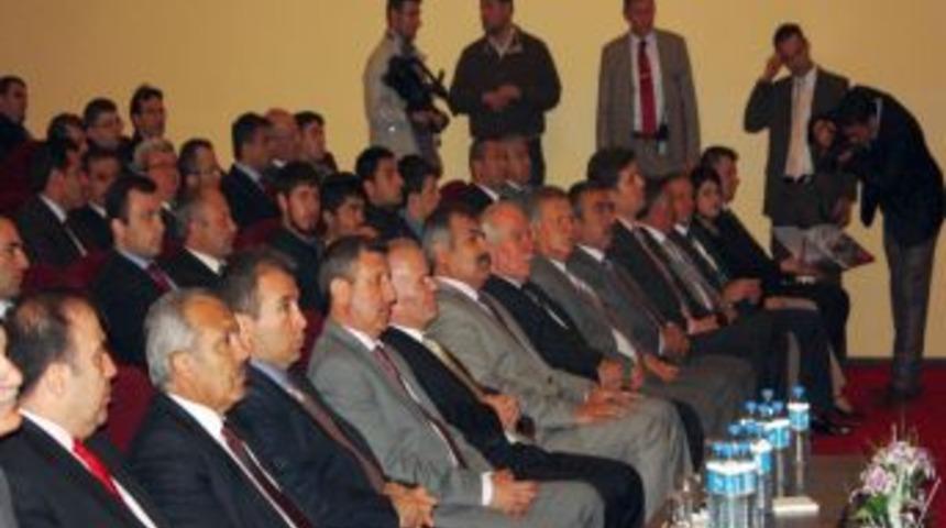 Turhal'da tarımın sorunları panelde masaya yatırıldı