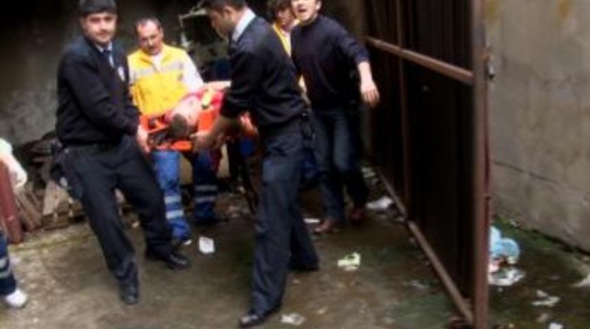 Kadın kıyafetli Alman, vurularak yakalandı