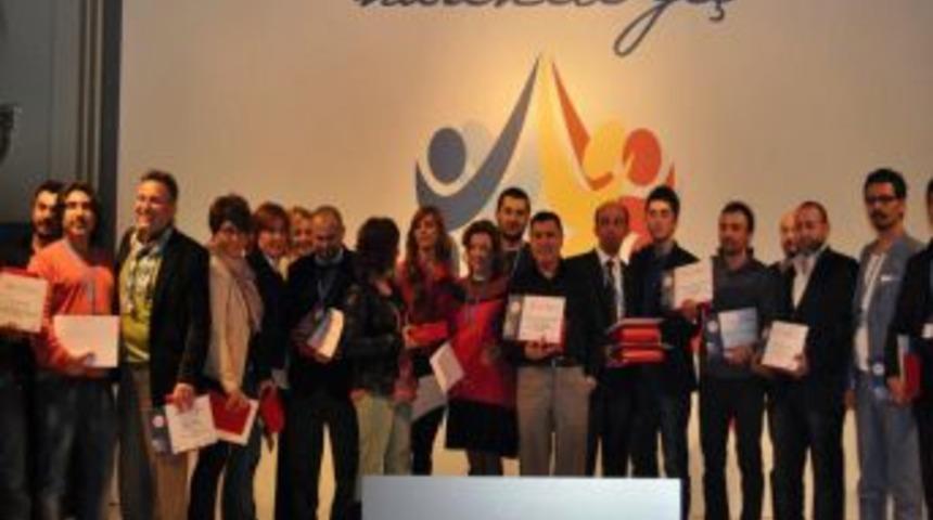 Birincilik &ouml;d&uuml;l&uuml; aldılar