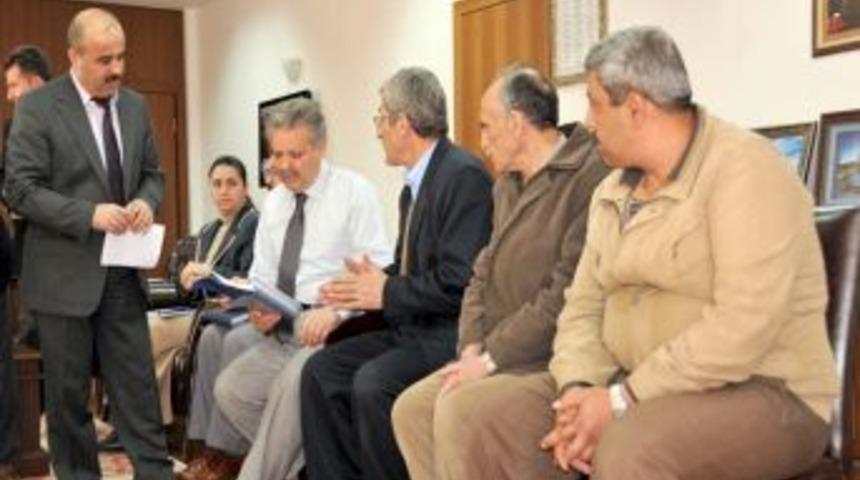 Vali Kahraman, a&ccedil;ık kapı uygulamasında vatandaşlarla bir araya geldi