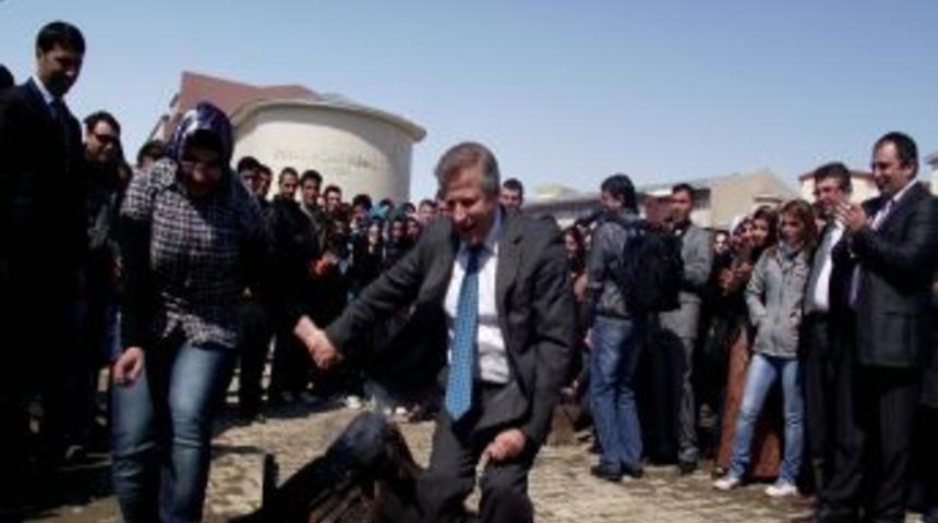 Bayburt &Uuml;niversitesi'nde nevruz coşkusu