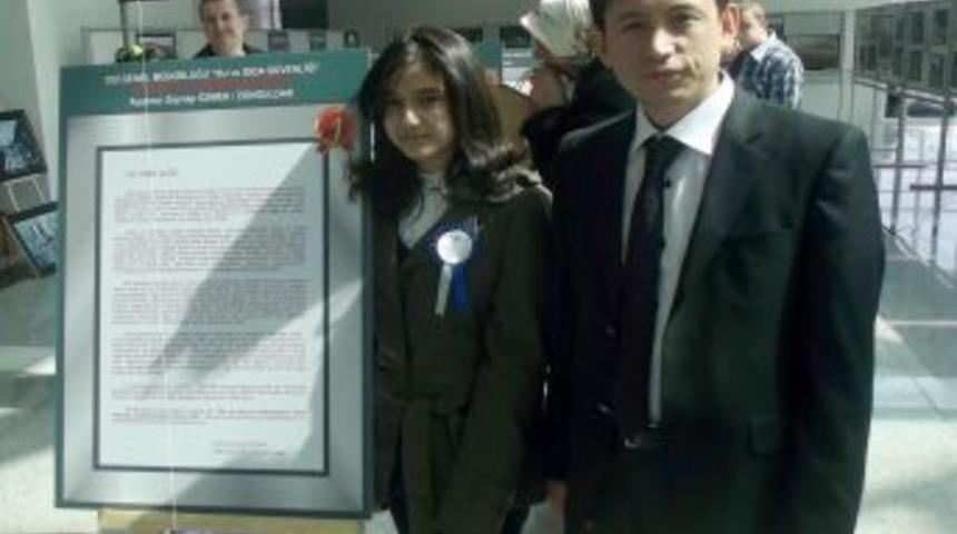 'Su ve Gıda G&uuml;venliği' kompozisyonuyla birinci se&ccedil;ilen &ouml;ğrenciye &ouml;d&uuml;l