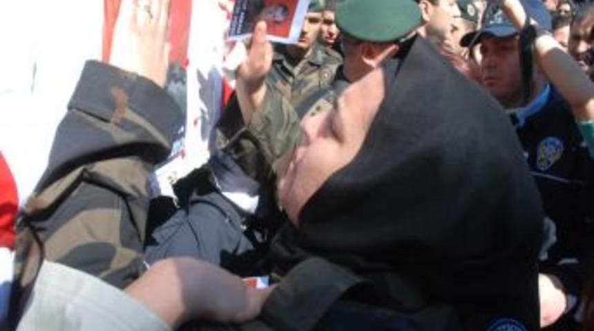 Cudi şehidi Akkaya, İzmir’de tekbirlerle son yolculuğuna uğurlandı