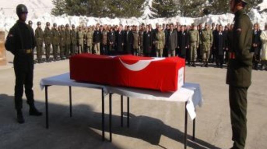Hizan&rsquo;da şehit olan k&ouml;y korucusu son yolculuğa uğurlandı