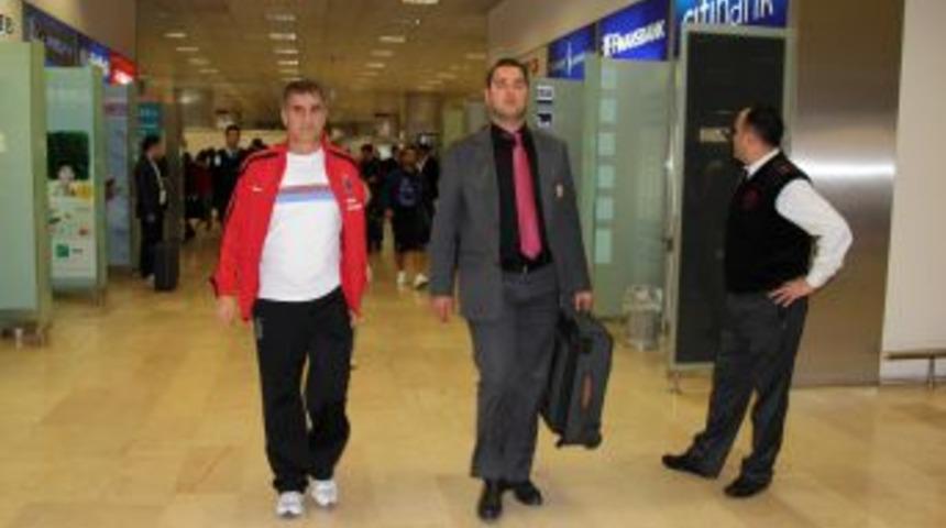 Trabzonspor&rsquo;a İstanbul'da coşkulu karşılama