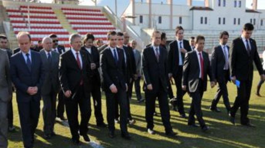 Vali Kahraman: Gen&ccedil;lere yapılan yatırım &ouml;nemli