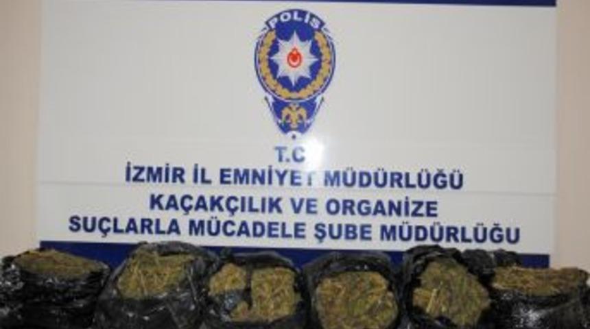 İzmir'de 45 kilo 250 gram esrar ele ge&ccedil;irildi