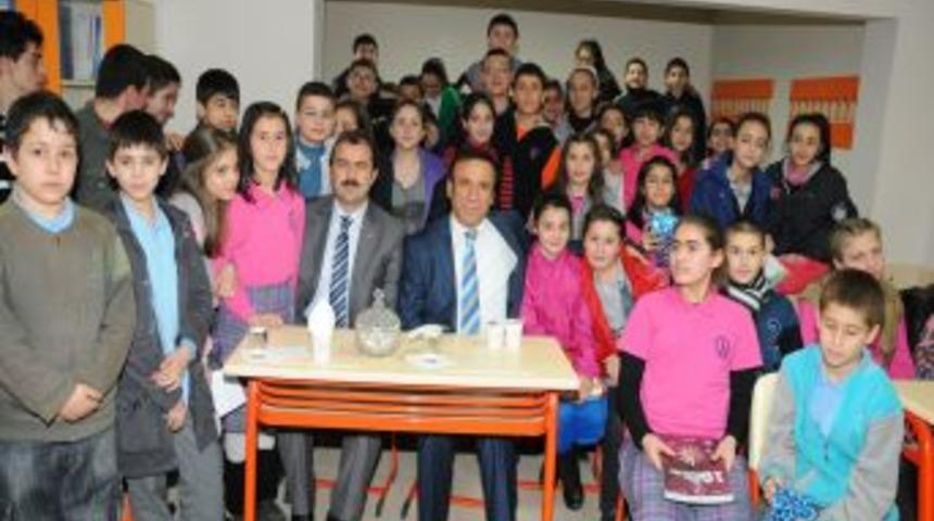 Belediye Başkanı Gen&ccedil;: &Ccedil;ocukları ve gen&ccedil;leri &ccedil;ok seviyorum