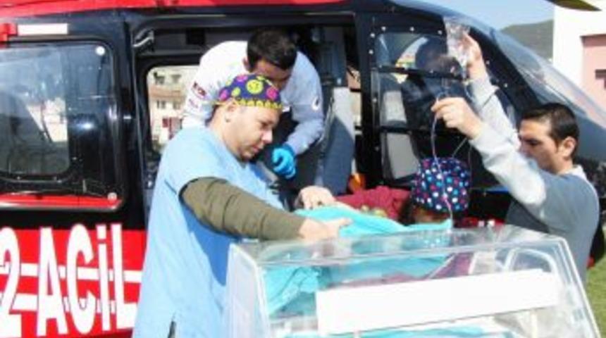 Bursa'da 8 Aylık Doğan Bebeğin İmdadına Ambulans Helikopter Yetişti