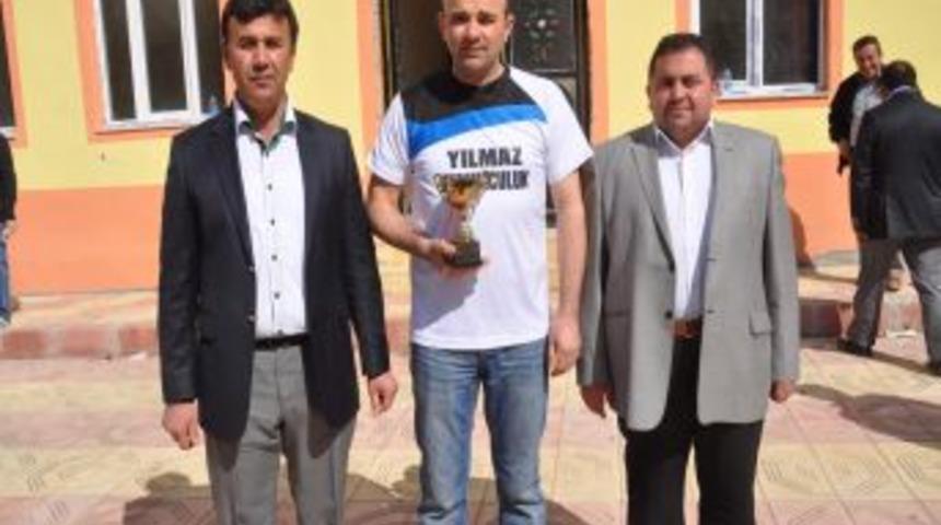 Kadışehri Eğitim G&ouml;n&uuml;ll&uuml;leri Derneği'nden kazlı pilav ikramı