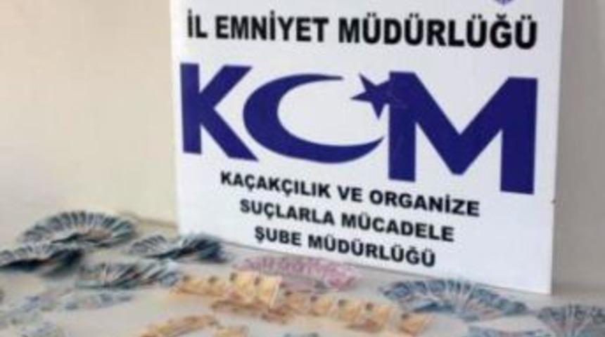 Dolandırıcılar, sahte paralarını cami bağışlarında aklıyor