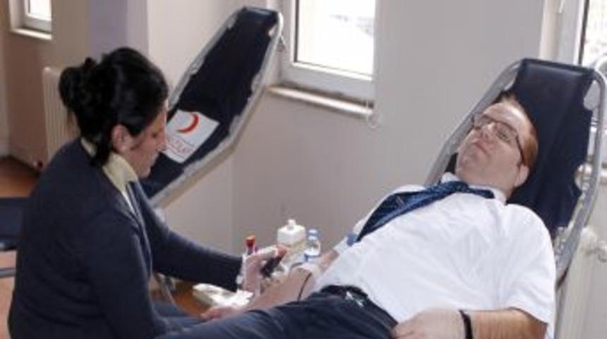 Mardin Sağlık Mensupları Derneği'nden kan bağışı kampanyası