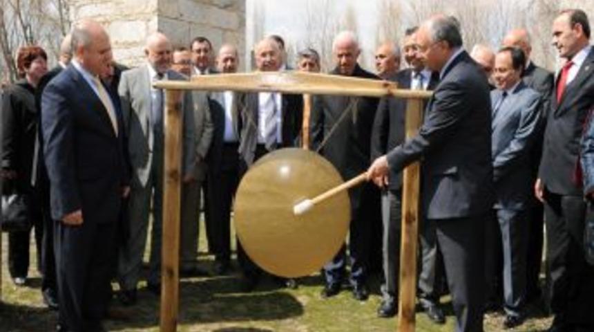 Valilerden 1700 yıllık borsada gong vuruşu