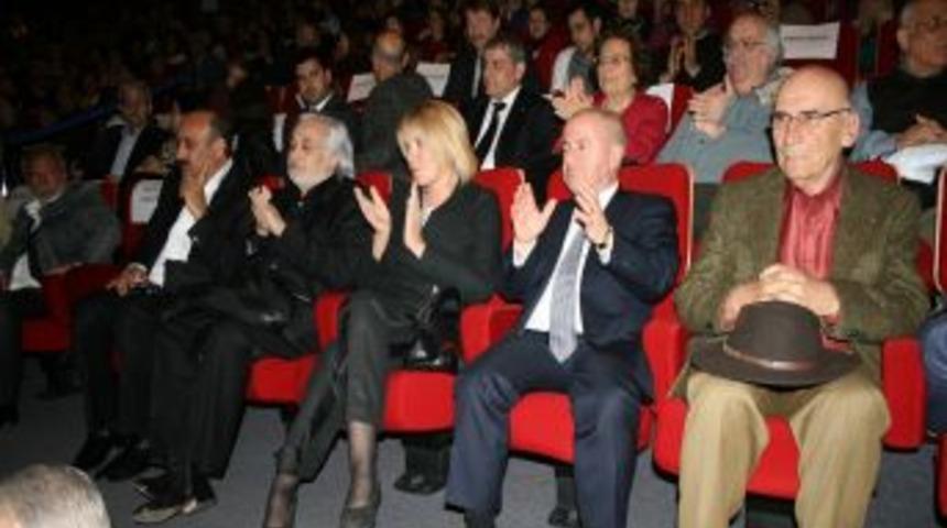 Yılmaz G&uuml;ney 74. Doğum Yıl D&ouml;n&uuml;m&uuml;nde Kadık&ouml;y'de Anıldı