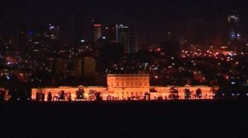 İstanbul&rsquo;un simge mekanları 1 saat s&uuml;reyle ışıklarını s&ouml;nd&uuml;rd&uuml;