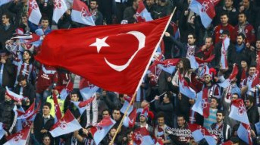 Trabzonsporlu taraftarlardan Fenerbah&ccedil;e&rsquo;ye tepki