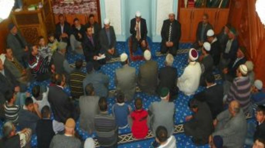 İleri yaşlarına rağmen kısa s&uuml;rede Kur&rsquo;an-ı Kerim okumayı &ouml;ğrendiler