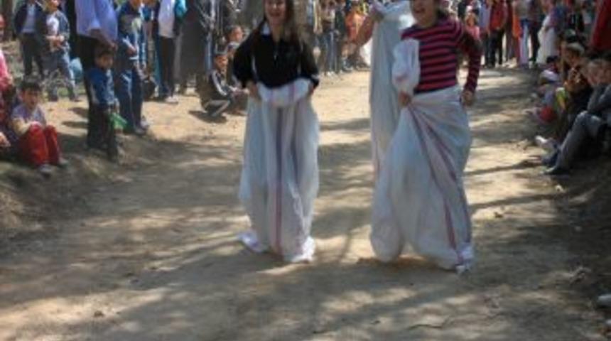 Silifke'de 3 bin 500 fidanı toprakla buluşturdular