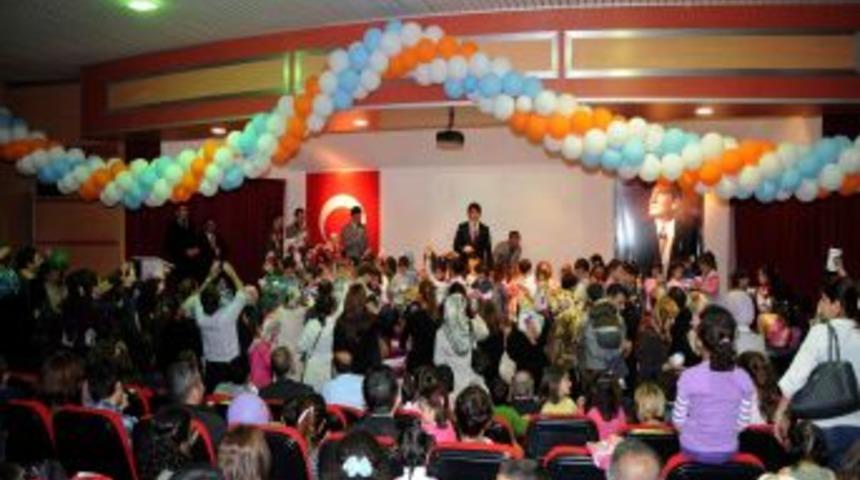 Minikler boyama şenliğinde buluştu
