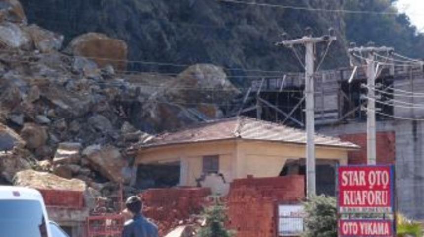 Zonguldak&rsquo;taki heyelanda iş&ccedil;iler &ouml;ğle paydosu sayesinde kurtuldu