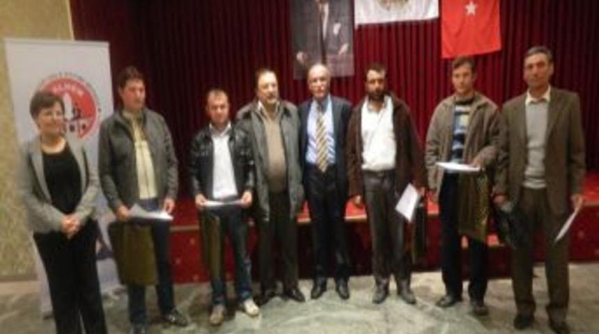 S&uuml;r&uuml; Y&ouml;neticiliği Semineri'ne katılan &ccedil;obanlara sertifika verildi