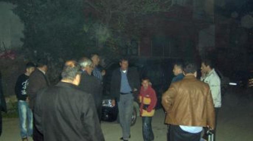 Park halindeki ara&ccedil;lara zarar verdiler