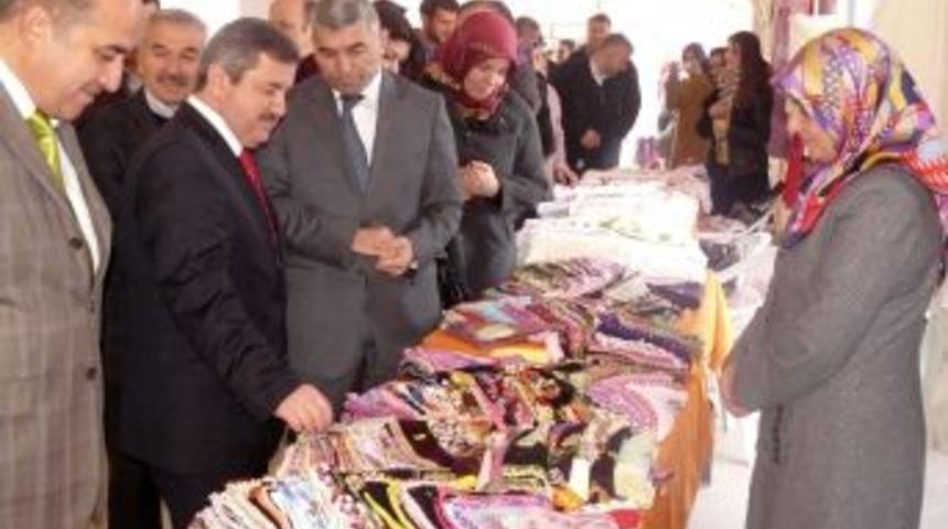 Fatsa'da g&ouml;n&uuml;ll&uuml; bayanların a&ccedil;tığı kermes b&uuml;y&uuml;k ilgi g&ouml;rd&uuml;