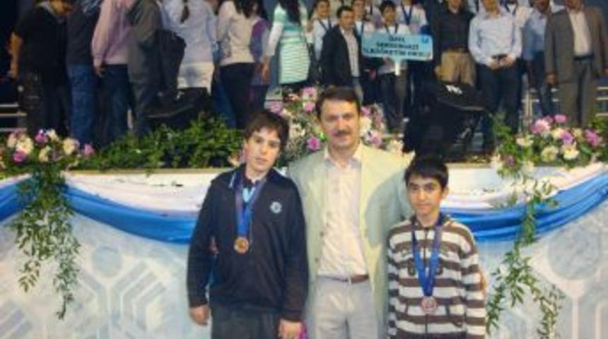 Merve okulları, ulusal matematik olimpiyatında madalyaları topladı