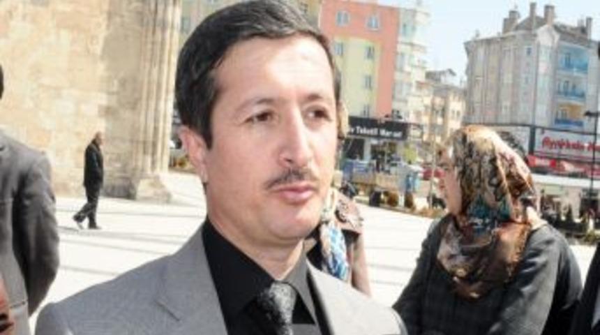 Tarihi Medrese &ouml;n&uuml;nde ebru yaptılar