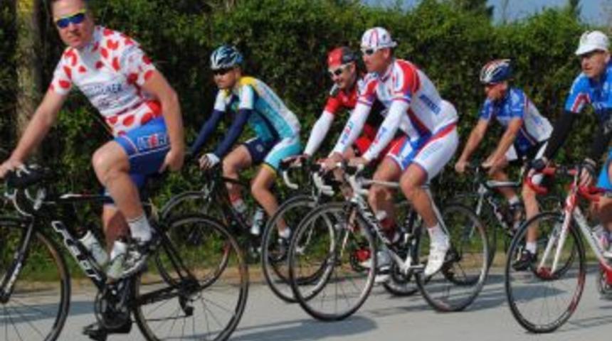 Bel&ccedil;ikalı doktorlar, sağlıklı yaşam i&ccedil;in g&uuml;nl&uuml;k 54 kilometre pedal &ccedil;eviriyor