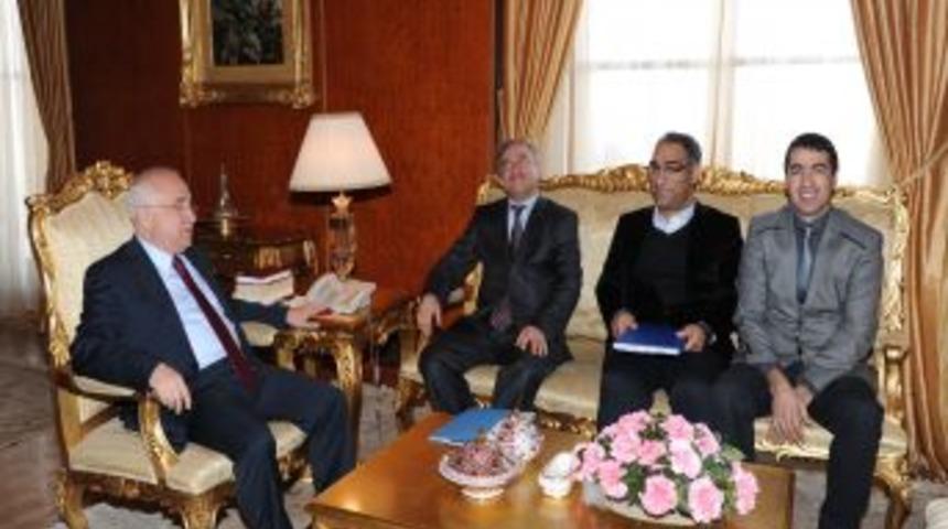 Ağrı İbrahim &Ccedil;e&ccedil;en &Uuml;niversitesi'nden TBMM Başkanı &Ccedil;i&ccedil;ek'e 'anayasa' ziyareti