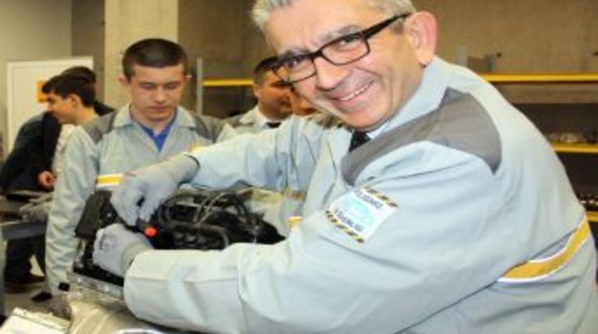 Oyak Renault&rsquo;tan otomotiv lisesine laboratuvar ve at&ouml;lye desteği