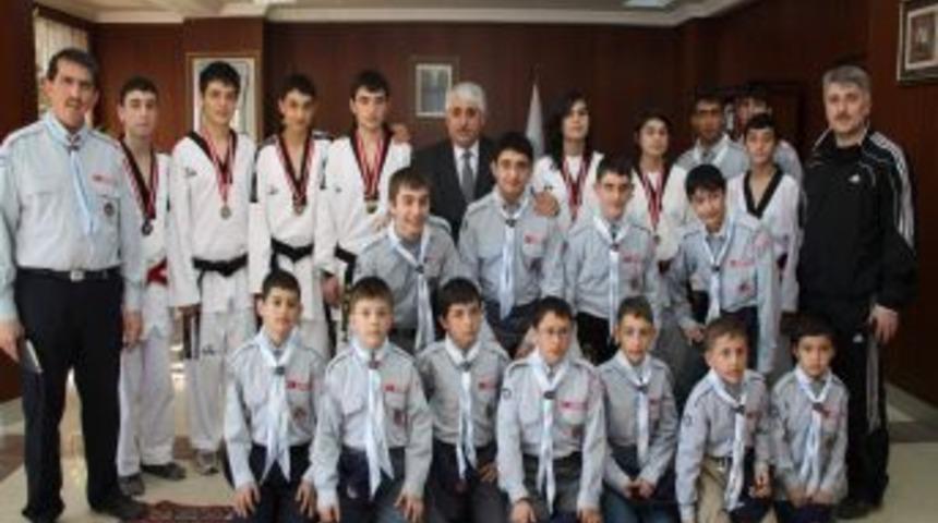 İzcilerden Başkan Şimşek&rsquo;e ziyaret