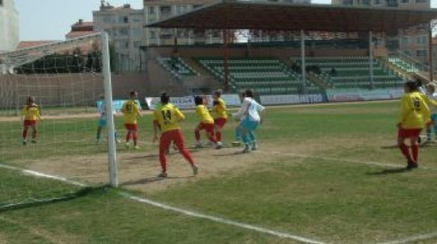 L&uuml;leburgaz 39, Trabzon İdmanocağı'nı 2-1 Mağlup Etti
