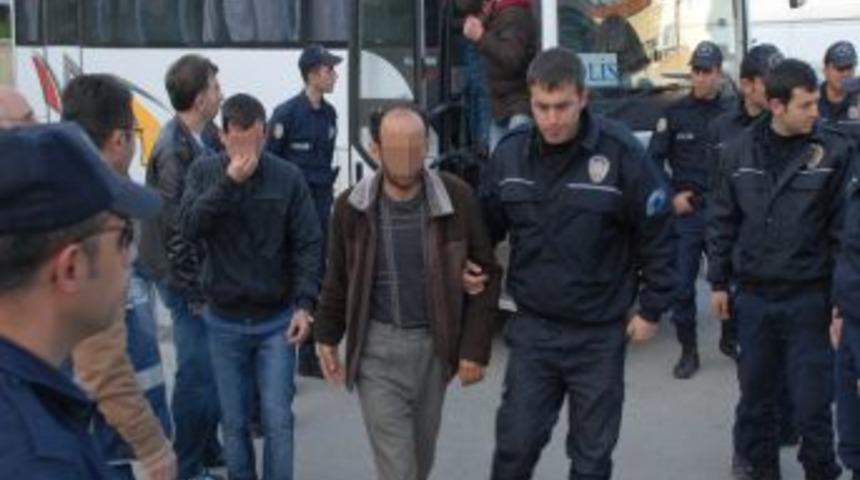 Uyuşturucu Operasyonu Zanlıları Sağlık Kontrol&uuml;nden Ge&ccedil;irildi