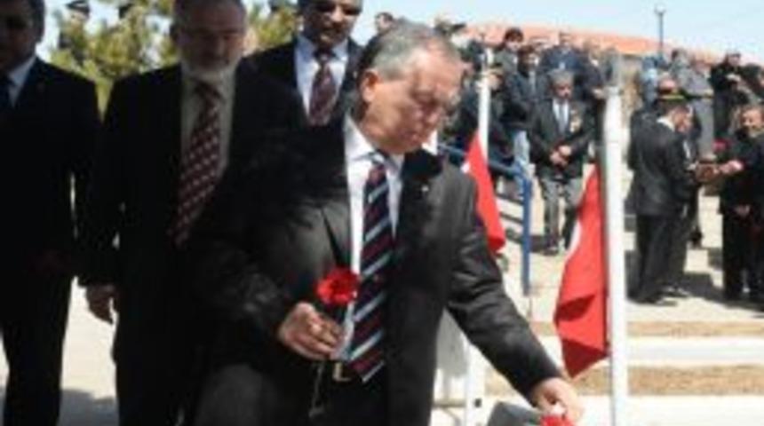 Sivas Emniyeti'nden şehitlik ziyareti