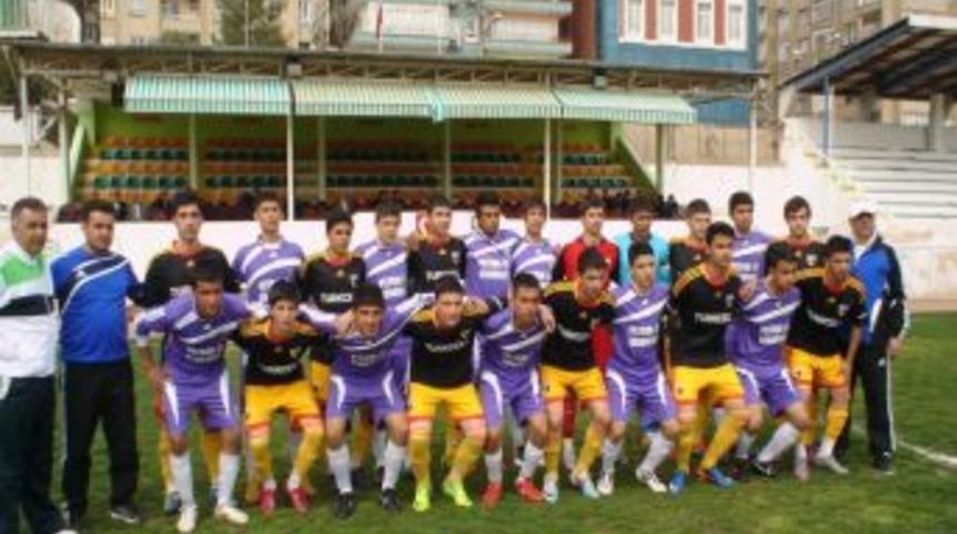 Adıyaman Gapspor, başarılarıyla g&ouml;z dolduruyor