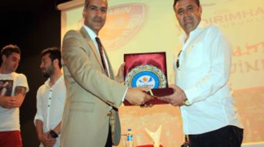 Sağlam: Futbolcu da olsanız eğitiminizi aksatmayın