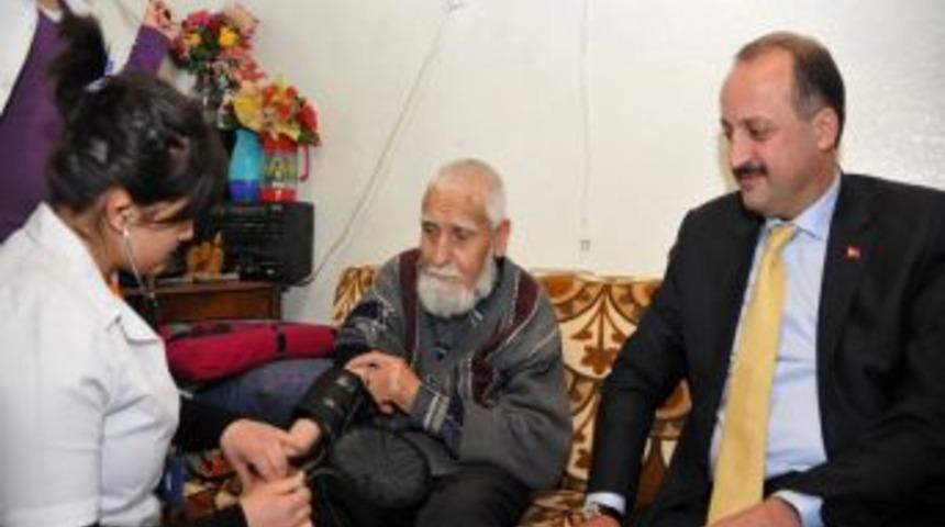 Mamak'ta sağlık hizmeti vatandaşın ayağına g&ouml;t&uuml;r&uuml;l&uuml;yor