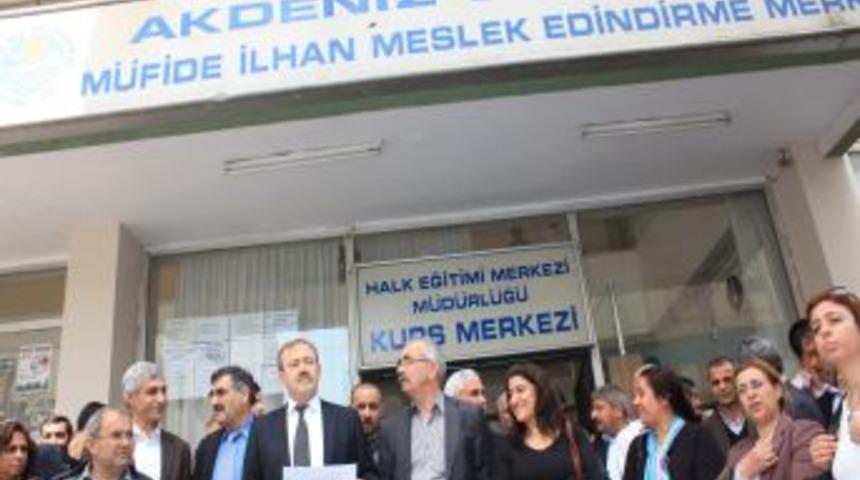 Akdeniz Belediye Başkanı T&uuml;rk: Polis baskınları hukuk dışı