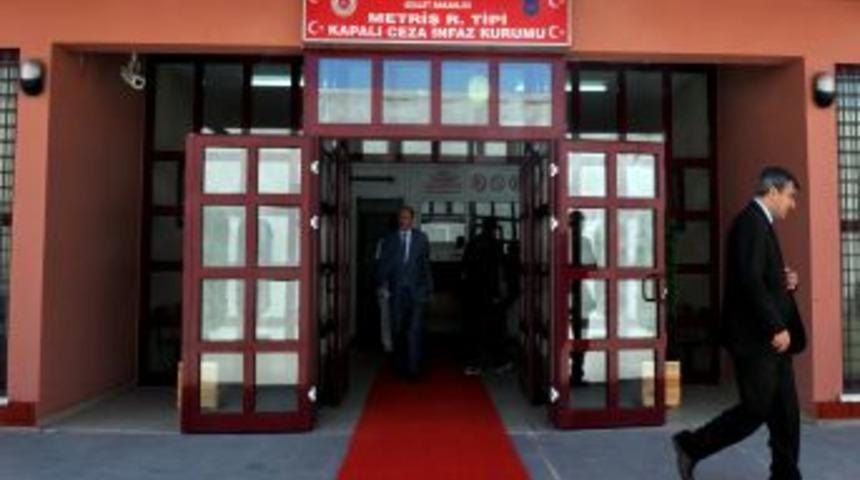 Bakan Ergin: Denetimli serbestlikle yaklaşık 15 bin tahliye bekliyoruz