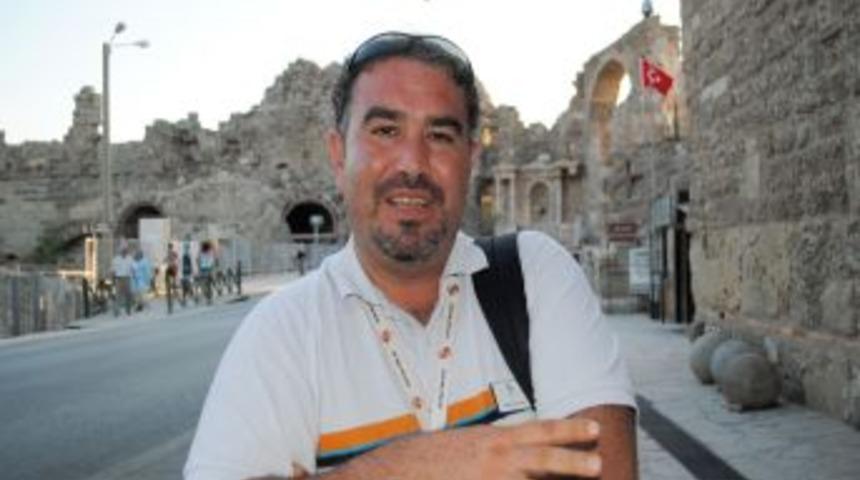 'Sahte turist rehberleri, T&uuml;rk turizminin imajına zarar veriyor'