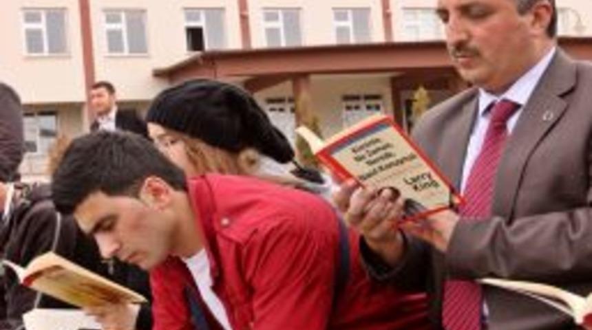 Bayburt'ta 81 ille aynı anda kitap okundu