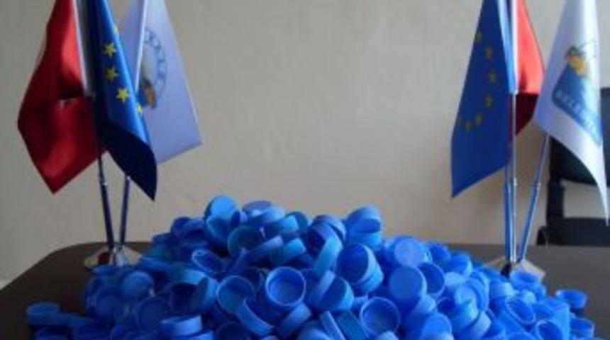 Mavi kapaklar sağlık ocağına malzeme oldu